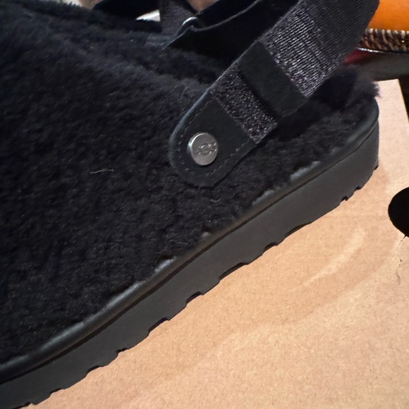 UGG Black Fuzzy Footwear - Picture 2 of 13